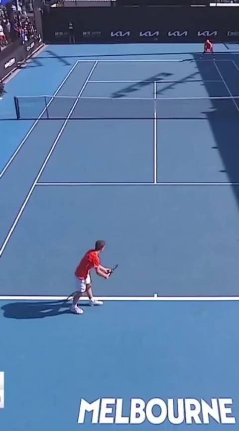 吴易昺3比1胜纳尔迪晋级澳网男单第二轮