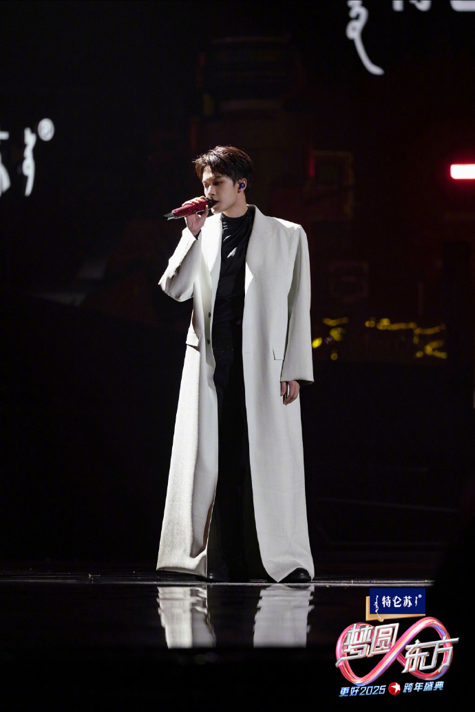 檀健次：影视歌三栖“六边形战士”！