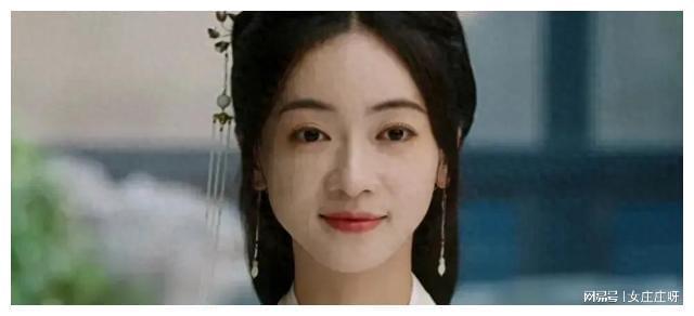 太美了！董璇女儿与母同台扮演姜梨，于正直夸是“姜梨本梨”！