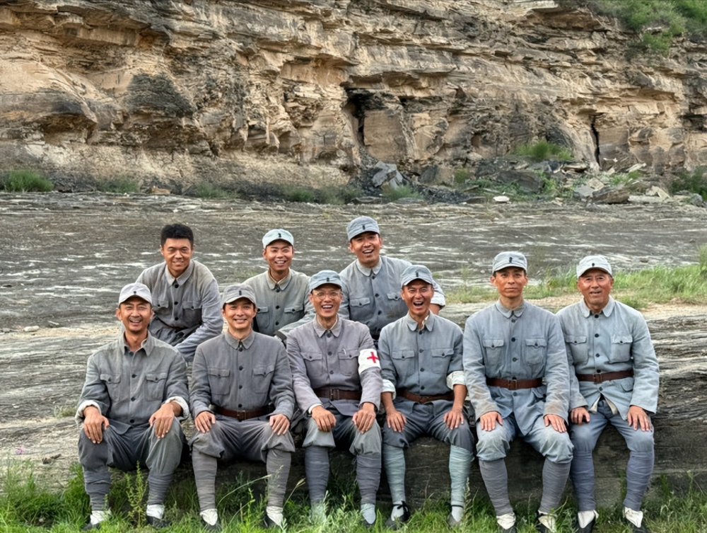 众星告别《马背摇篮》，蓝盈莹戏内外反差大，小演员画画好萌