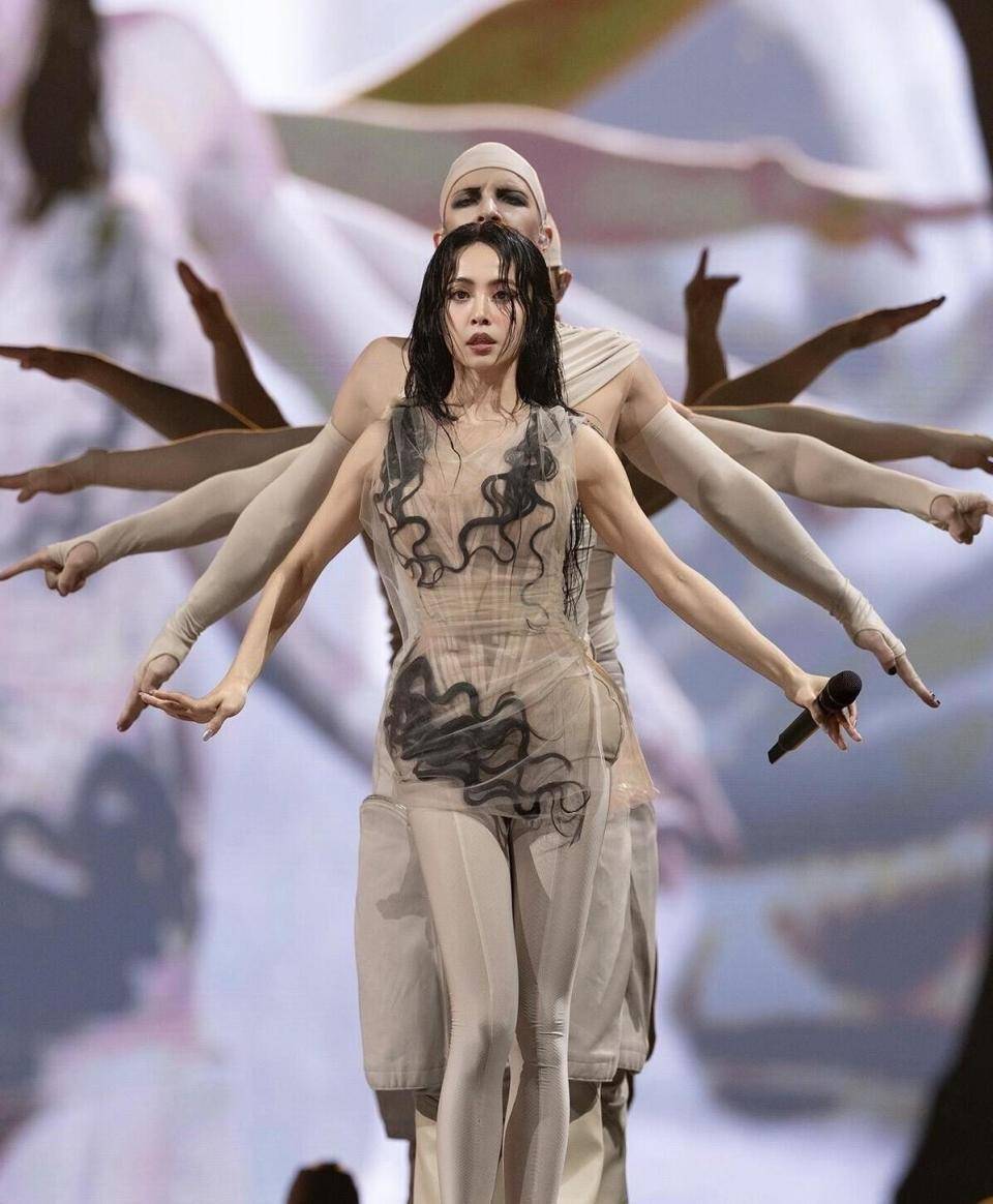 2亿造梦30米机械蛇开路 蔡依林还是走在了萧亚轩孙燕姿前面 - 微视 - 南方娱乐网