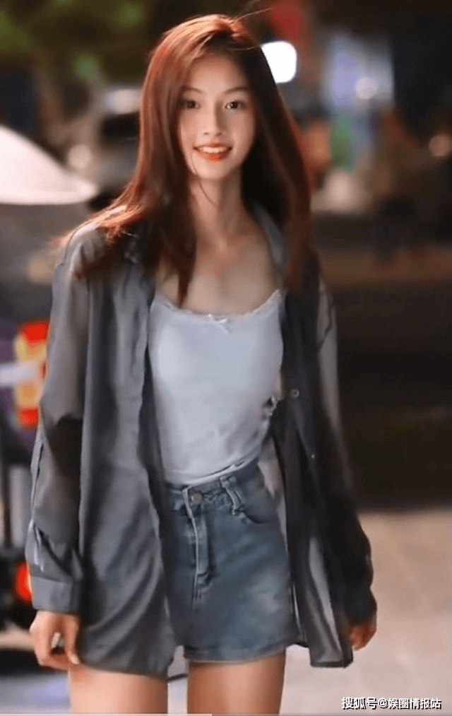 原创 15岁“张柏芝+杨颖”混合体少女走红！于正签约前突撤，妈妈否认商演引争议：流量变现太急了？