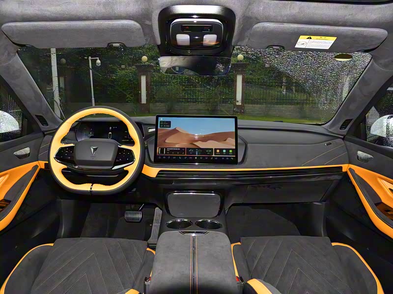 长安深蓝 SL03 的车机系统操作体验怎么样?