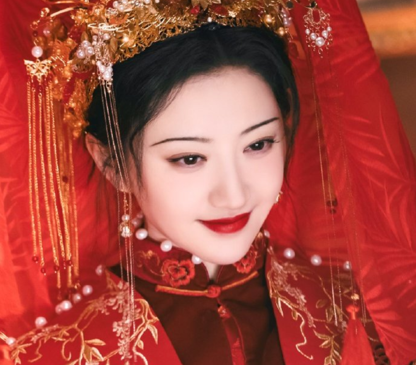 景甜《四海重明》剧照曝光！战损红衣太惊艳，看到男主：期待了！_新闻