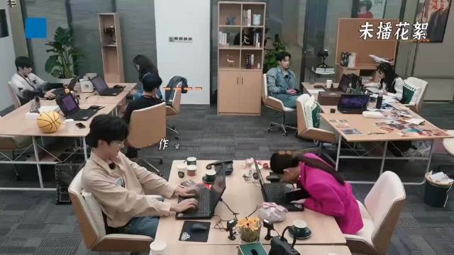 何与性格是真的很开朗，跟谁都能友好相处！无限超越班 何与