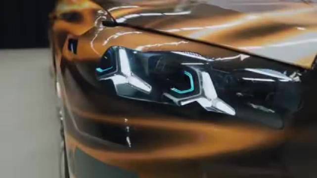 奔驰140年庆典新S级发布，格栅增大20%、搭载MB.OS系统