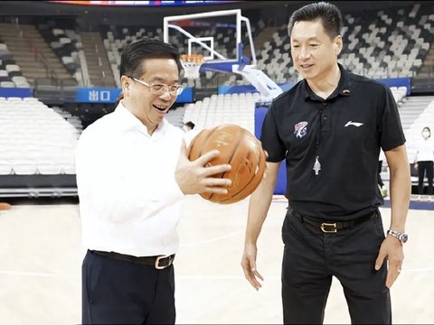 打进四强的幕后功臣！李春江已经离开山西男篮，定居东莞