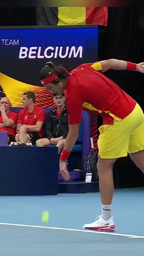 张之臻正拍惊艳对手，朱琳捂嘴笑网球联合杯