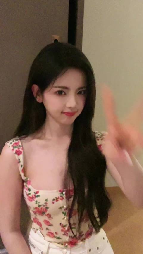 杨超越简直也太可爱了，真的是非常的灵动