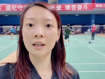 当记者了，来看她如何采访 和 的男双组合？