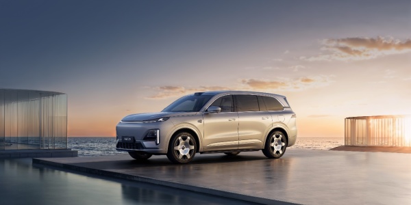 深蓝S09深蓝首任老车主另享1万元专属购车券