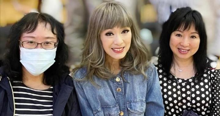 68岁“米雪”成精了，打扮得像芭比娃娃，脸蛋身材状态远胜同龄人