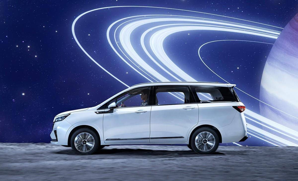 五菱佳辰混动版正式上市：实用性受争议，经济性备受期待