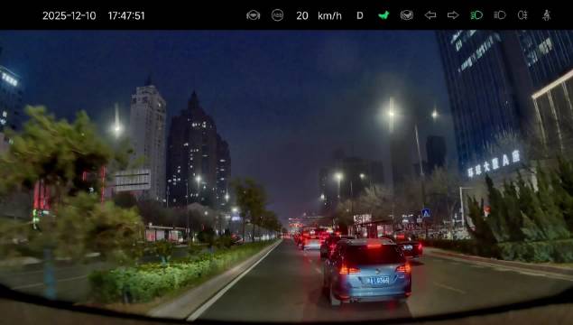 小鹏X9 AEB成功避免鬼探头事故挽救两家庭