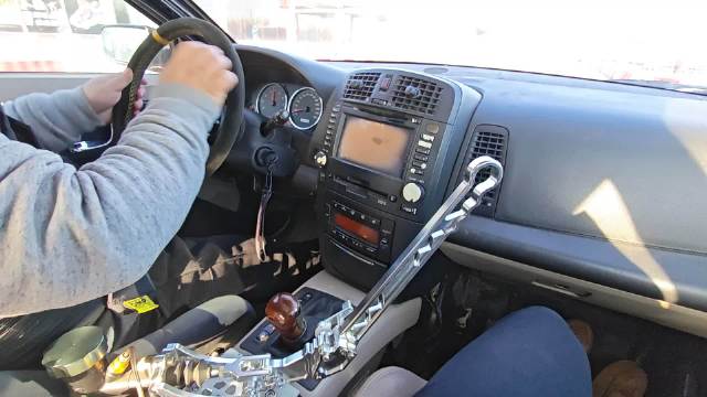 改装了最早的凯迪拉克，玩了飘逸