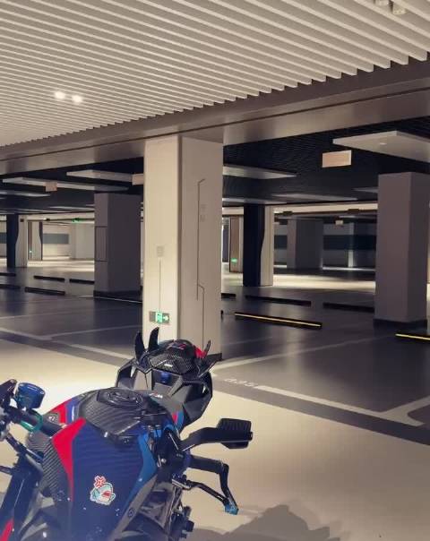 ️机车何与也太权威了吧，有被这个鱼烧给帅到！