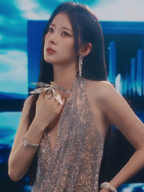 赵昭仪亮相时尚之夜深圳未来时空大片