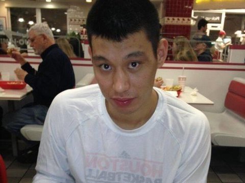 NBA球星有多能吃？字母哥一顿9桶泡面不算啥，看到奥尼尔我服了