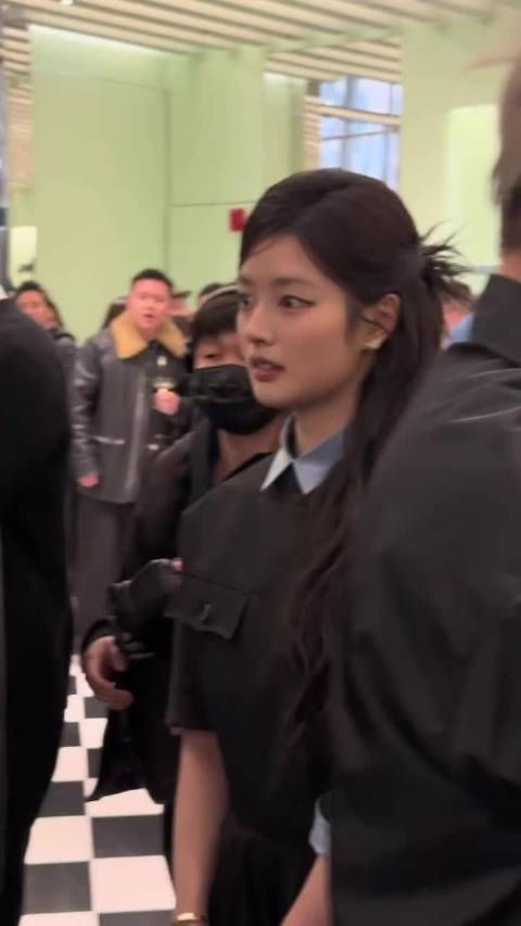 徐若晗Prada线下活动路透，韩剧女主来的吧