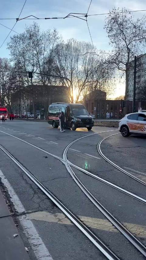 米兰冬奥会首创双城同步点燃主火炬