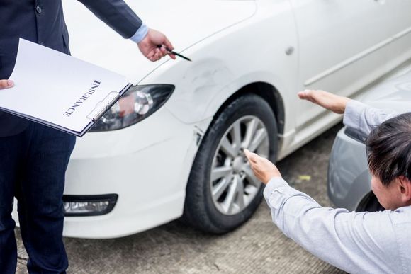 车辆刮蹭报保险第二年保费增加吗