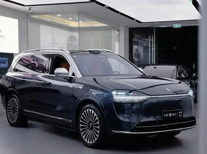 问界M8，M9的弟弟改款M7来啦，华为粉有福了