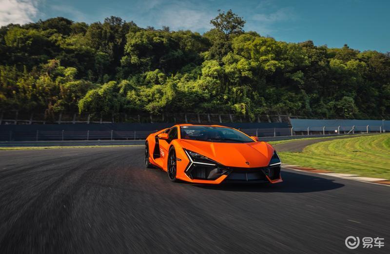 全新小牛将于明年引入2026年交付 采访兰博基尼中华区总经理_新闻