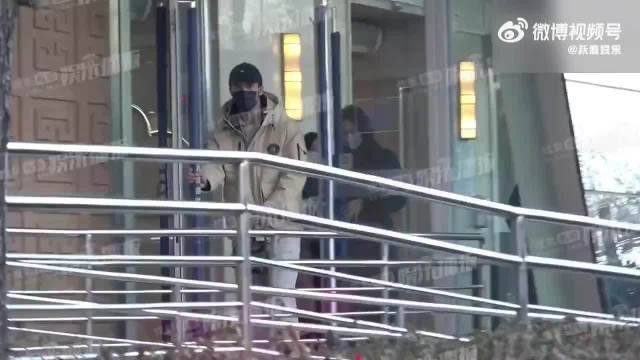 陈牧驰陪陈冰去医院产检，赘婿赛道最成功的就是陈牧驰吧！