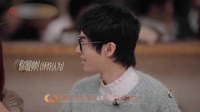 台湾女歌手趁聊天竟向华晨宇表白，张杰的表情亮了