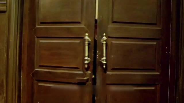 伪装者：樱花好被炸，明楼大型表演现场，汪曼春被利用到了极致啊