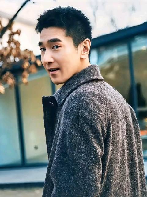 赵又廷娶高圆圆恩爱多年零绯闻，事业家庭双丰收