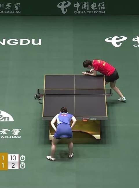 王曼昱2比1伊藤美诚(12-10，10-12，11-2) 目前大比分：中国队5-1日本队