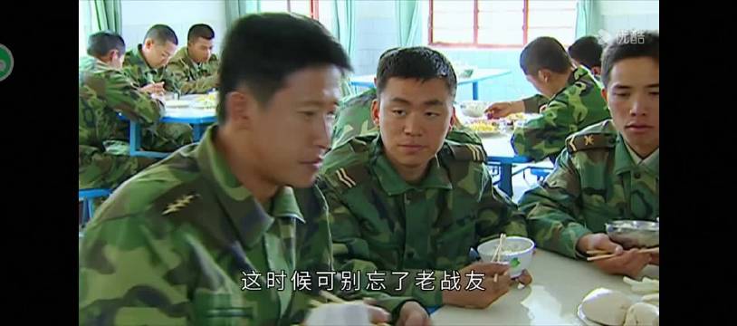 七连解散后连长与许三多深夜谈心，次日迎来转机