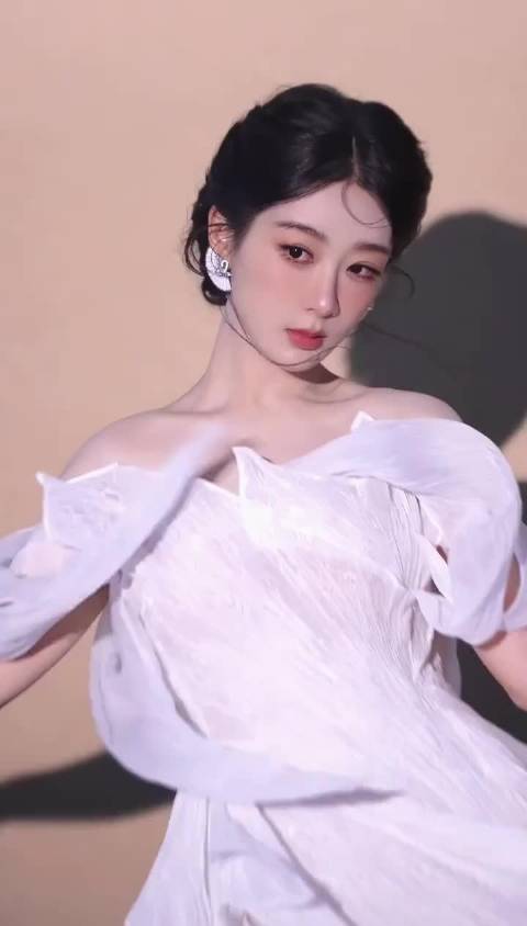 在所有怦然心动里，你仍然拔得头筹，@杨紫 杨紫妆造最浓的一次