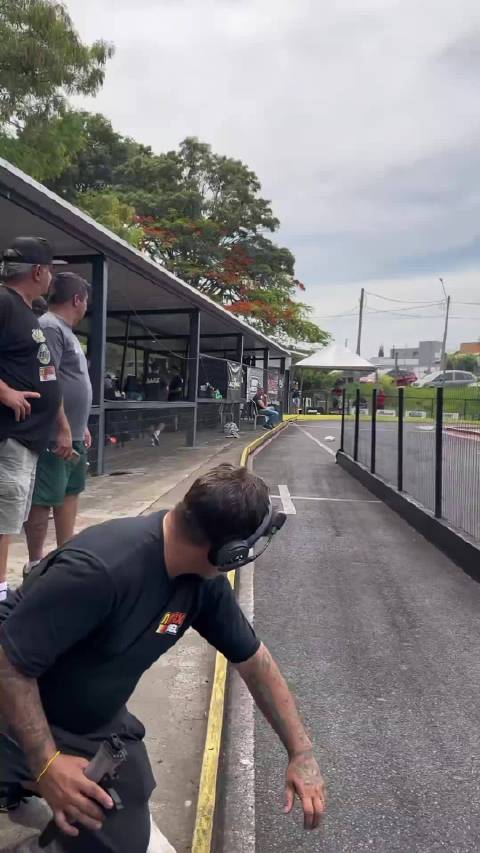 多学学F1赛车的光速换台