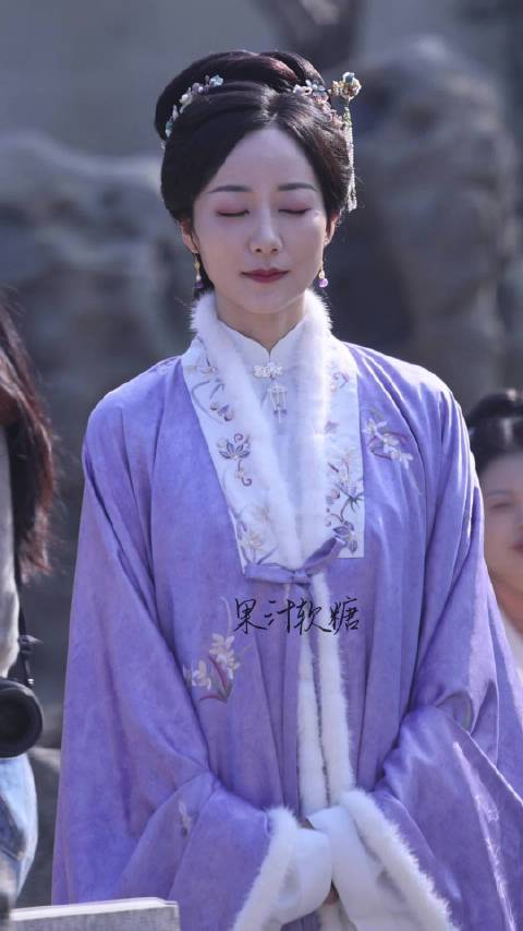 韩雪认真背台词引关注