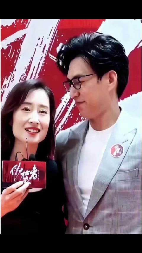 靳东十年力挺刘敏涛，低谷递戏翻红未忘老友