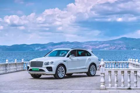 宾利的第一份新能源答卷，试驾添越PHEV