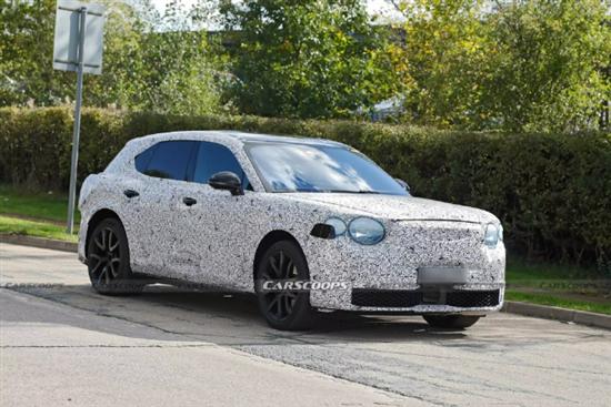 宾利首款纯电SUV谍照曝光 2026年首发