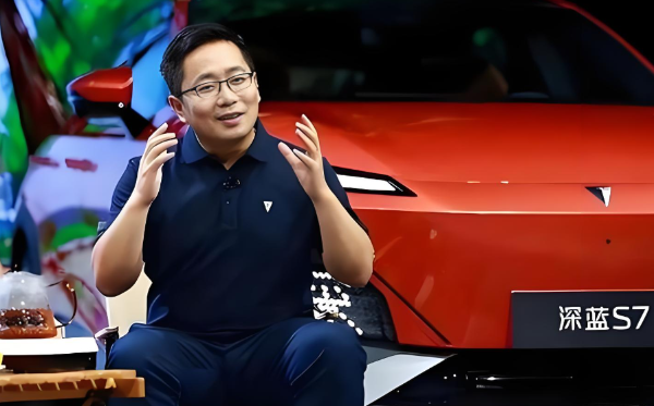 邓承浩升任深蓝董事长 卖房梭哈的他没有“长衫”|本周人物