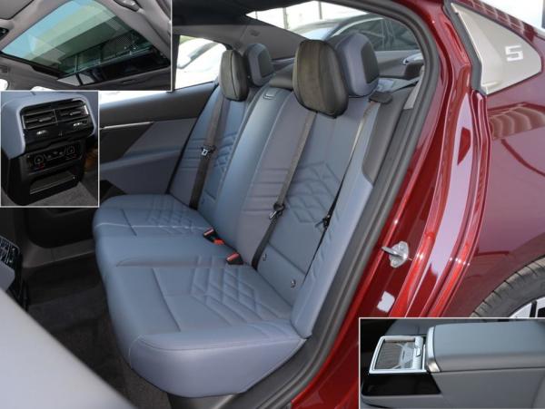 宝马5系座椅依然是仿皮材质