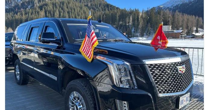 美国特勤局确认特朗普换新车 空军赶忙表态：新专机快改造好了