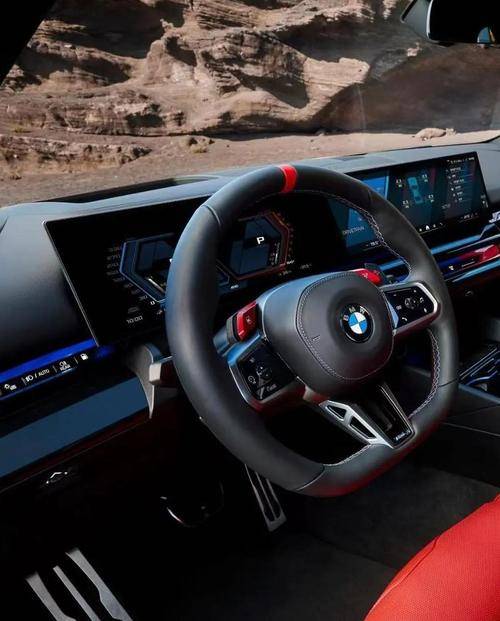 豪华轿车配置对比谁的舒适性配置更实用