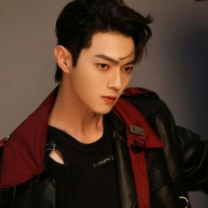 许凯又被许荔莎放锤？王鹤棣家业倒闭？胡歌最初的结婚对象不是素人？杨幂侧脸完全崩坏？