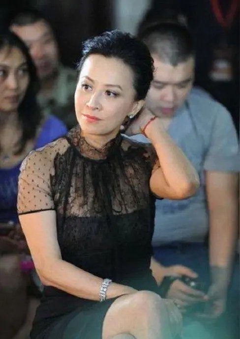 刘嘉玲上综艺,活出59岁最飒模样!