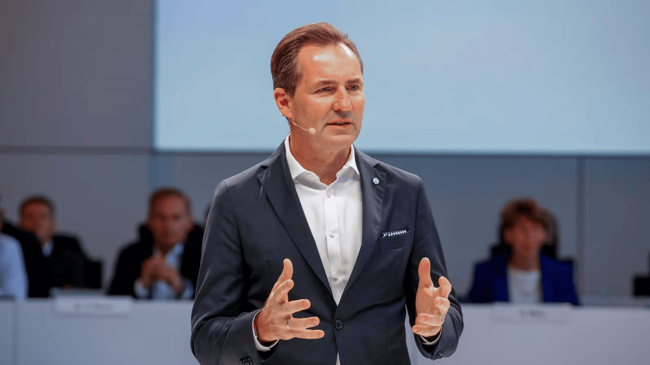 大众调整组织架构裁掉1/3董事等措施省80亿股价上涨4.8%