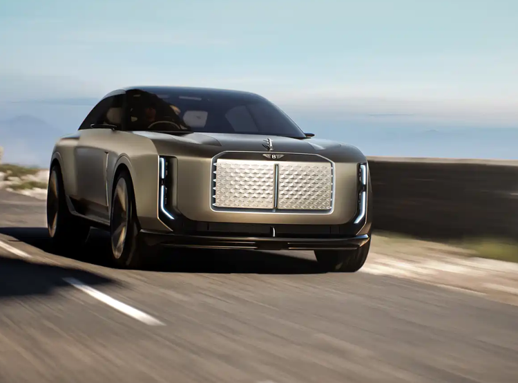 宾利提前透露2026年首款电动车价格！网友：依旧买不起