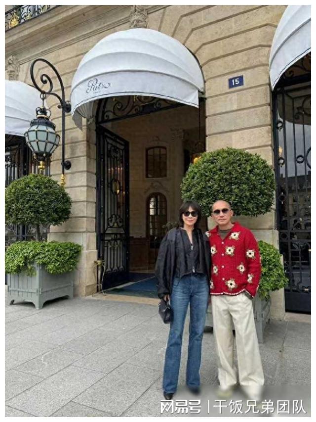 刘嘉玲梁朝伟：巴黎合影引热议，网友纷纷评论