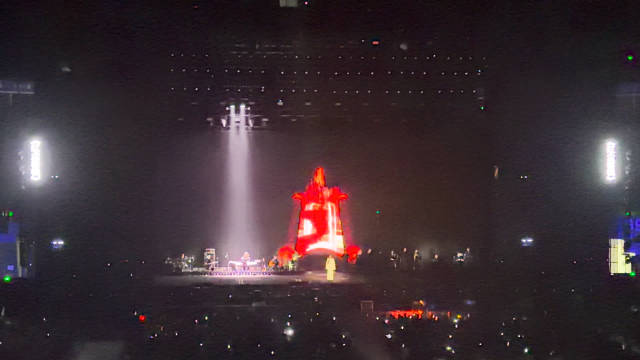 田震豪迈演绎《红尘客栈》，唱出潇洒快意