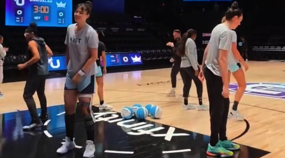 昨天迷雾训练课的小游戏~篮球版“抢椅子”